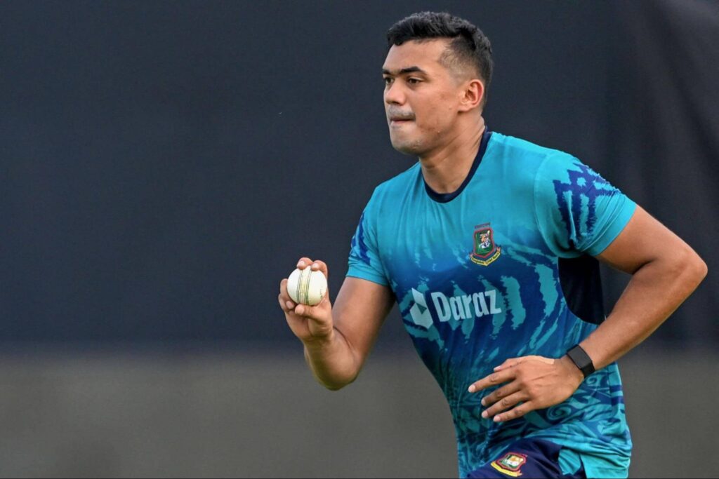 Taskin bowls during the warm up session